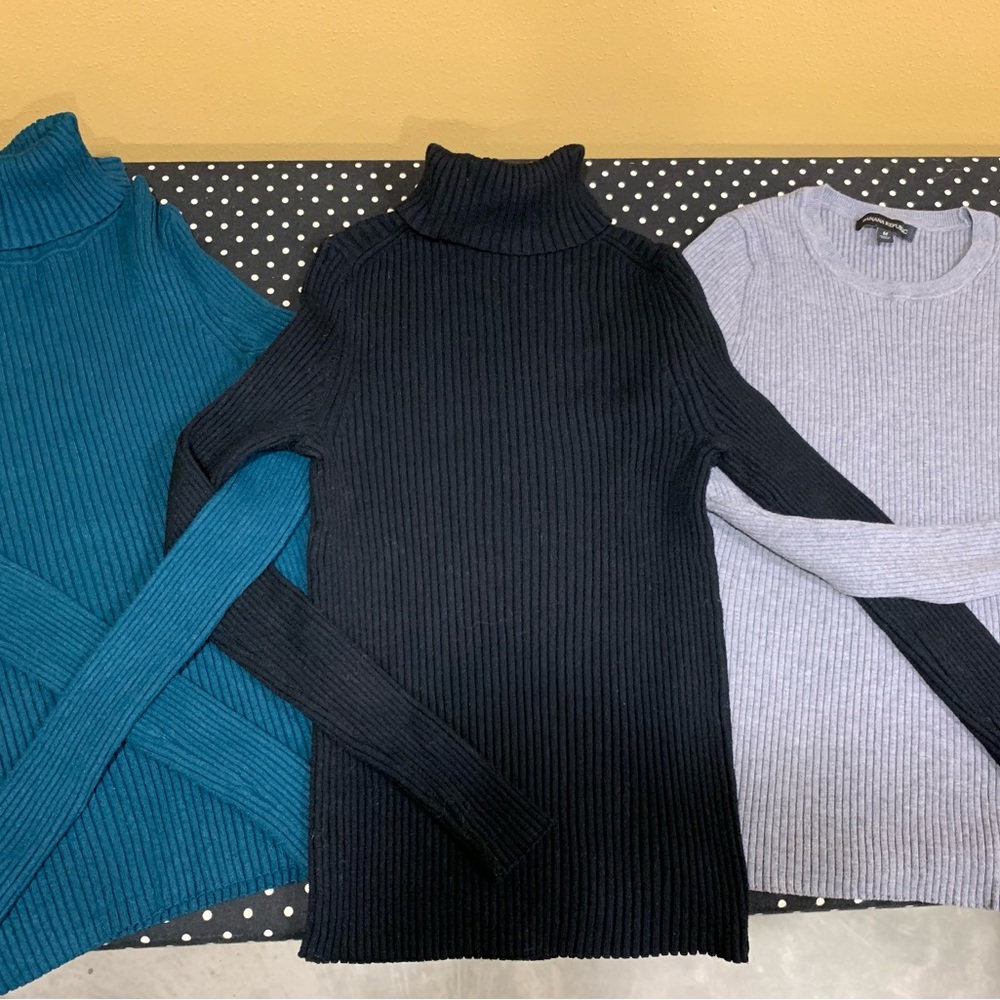 Banana republic fitted sweaters: lot of three